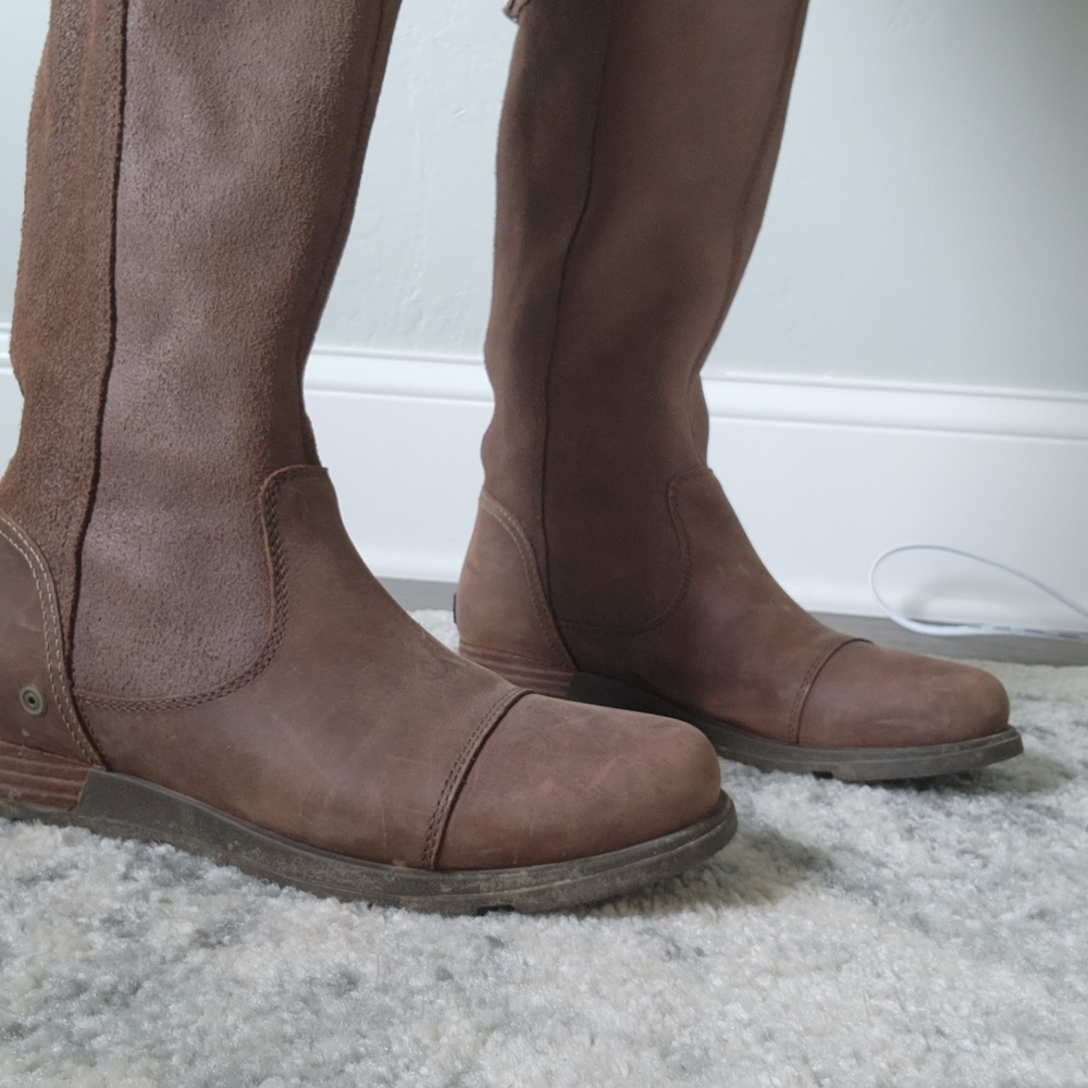 Sorel Brown Leather knee high boots size 9.5